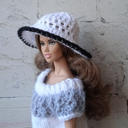 Oblečky pro Barbie - klobouček — foto 5