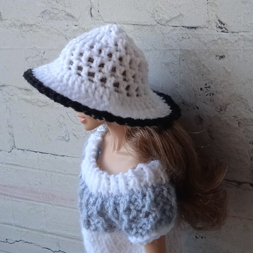 Oblečky pro Barbie - klobouček — foto 3