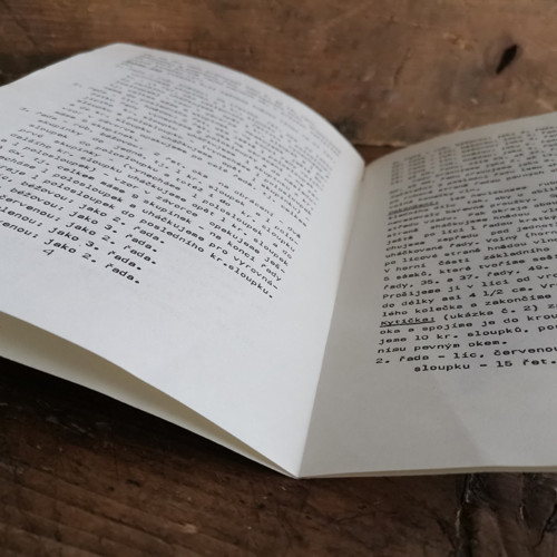 VKUS 74515 - Dámská háčkovaná čapka — foto 2
