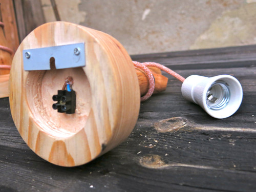 Designová lampa ze dřeva — foto 3