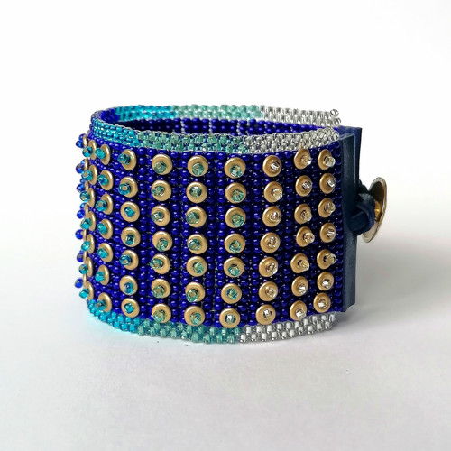 Futuristic Ombre Blue Beaded Cuff Bracelet — foto 4