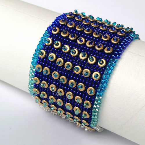 Futuristic Ombre Blue Beaded Cuff Bracelet — foto 2