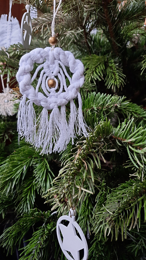 Vánoční Macramé ozdoba věneček — foto 5