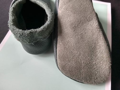 Kožené zelené capky — foto 3