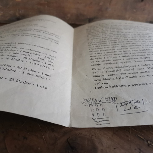 VKUS 7760 ... Pletené dětské bačkůrky — foto 2