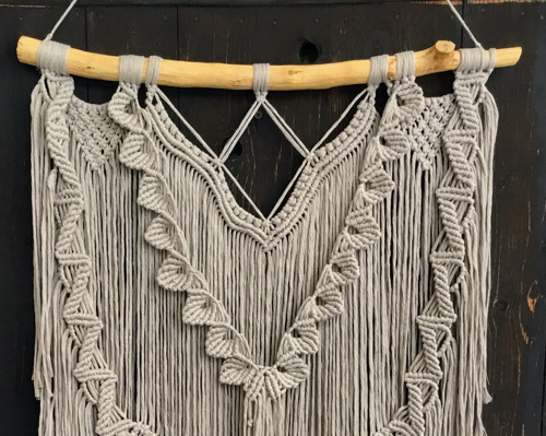 Macrame závěsná dekorace režná — foto 3