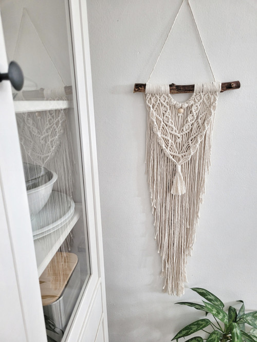 Macrame dekorace v krémové barvě — foto 3