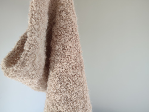 Bledo hnedé bouclé — foto 5