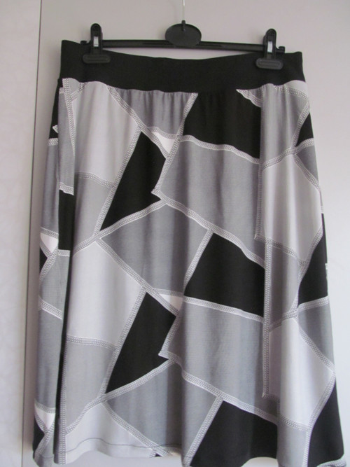 SUKNĚ boky 120cm — foto 4
