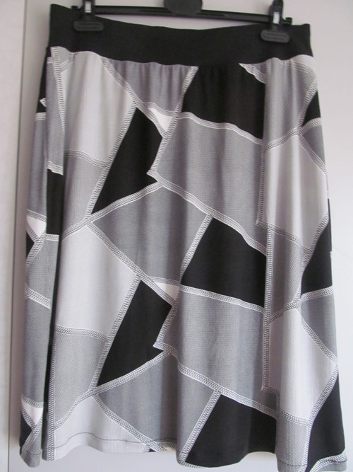 SUKNĚ boky 120cm — foto 3
