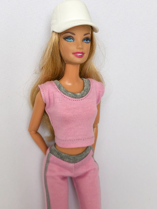 Sportovní komplet pro Barbie — foto 2