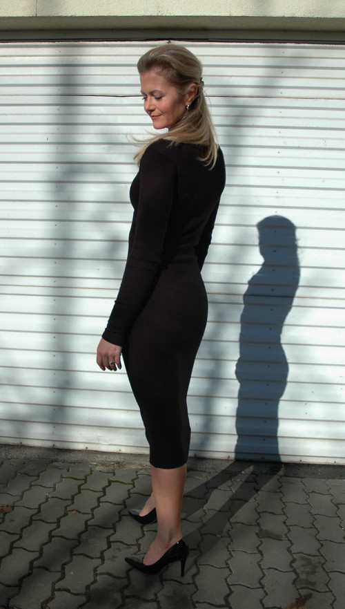Šaty Classic Black — foto 4