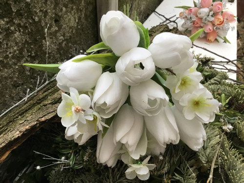 Kytice tulipánů v bílé — foto 5