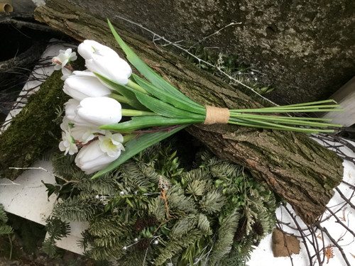 Kytice tulipánů v bílé — foto 4
