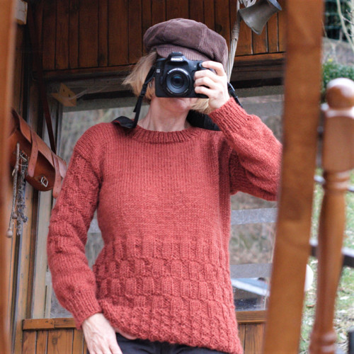 Vlněný pullover v barvě skořice — foto 5