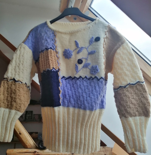Pletený svetřík — foto 2