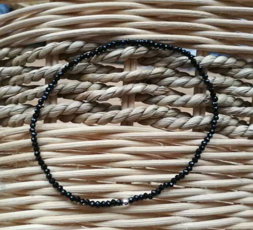Spinel broušený 2 mm 18,8 mm — foto 2