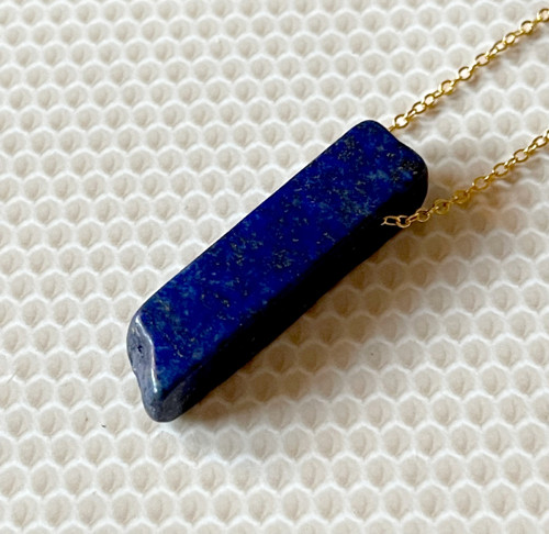 Náhrdelník s krystalem lapisu lazuli — foto 3
