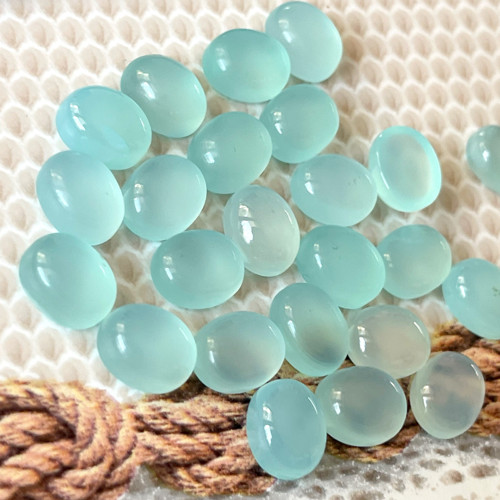 Chalcedon aqua kabošon ovál / 10x8mm — foto 2