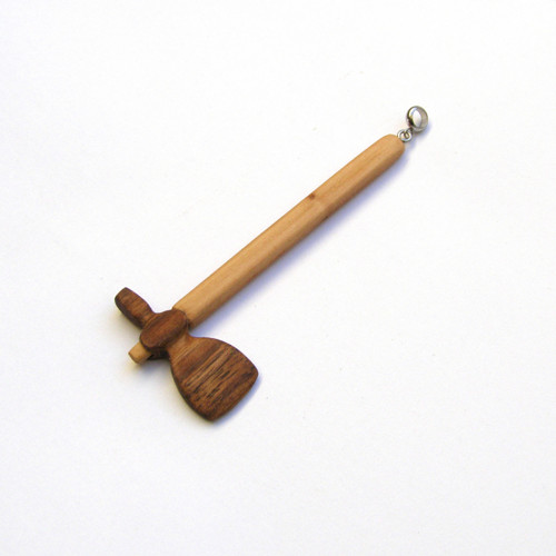 Drevený prívesok - tomahawk — foto 5