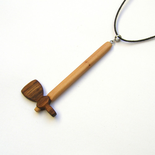 Drevený prívesok - tomahawk — foto 2
