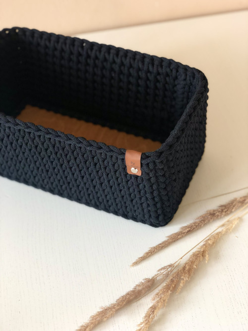 Háčkovaný obdélníkový košík 25x15cm černý — foto 4
