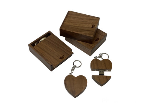 Dřevěný USB Flashdisk SRDCE 32GB - s gravírováním — foto 2