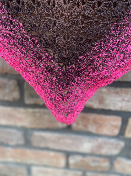 Háčkovaný šátek magenta — foto 4