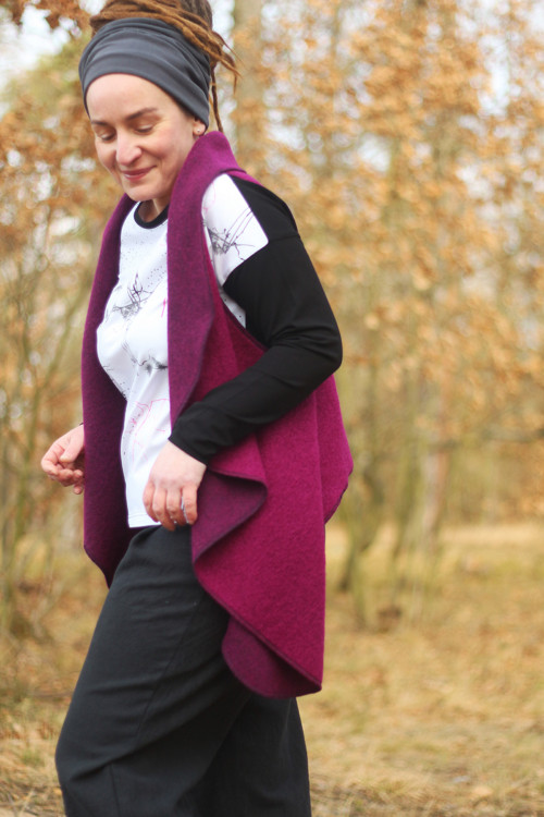 Vesta ............ vel. M - XL — foto 2