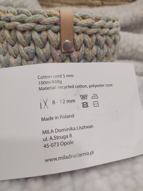 Duhový háčkovaný košík pastelky — foto 3