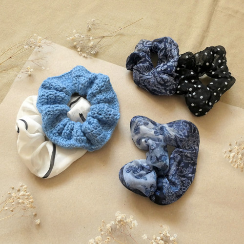 Gumička scrunchie modrá II. - 100% hedvábí — foto 3