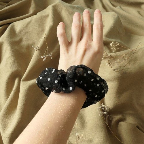 Gumička scrunchie černobílá - 100% hedvábí — foto 2