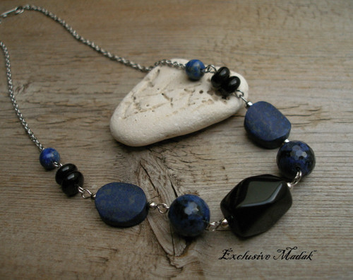 La luna .... onyx, dumortierit, lapis — foto 3