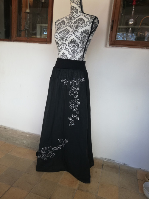 Dlouhá malovaná sukně — foto 2