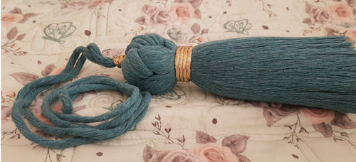 Macrame střapec na závěs se zlatou — foto 2