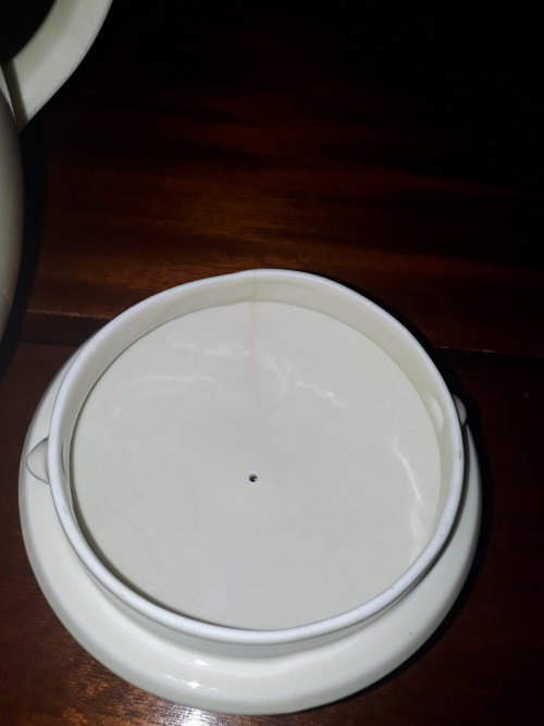 Stará porcelánová konvice — foto 5