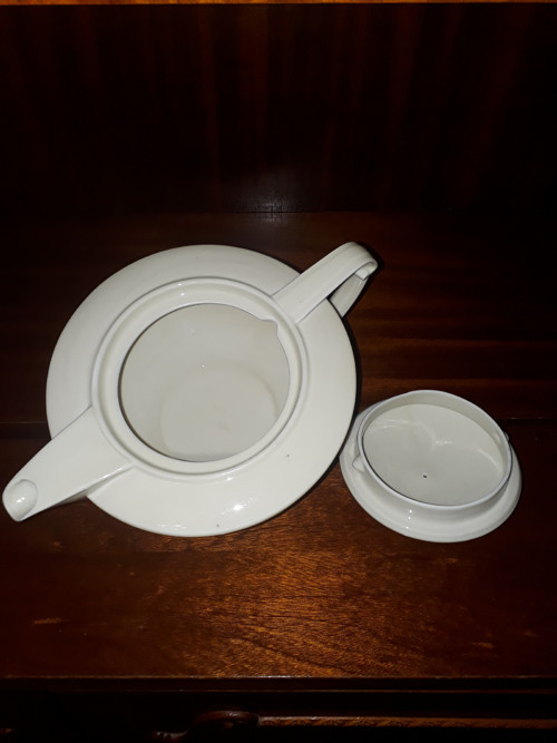 Stará porcelánová konvice — foto 4