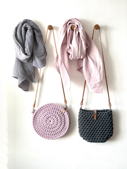 Šedý mušelínový šál " Simple Grey" — foto 3
