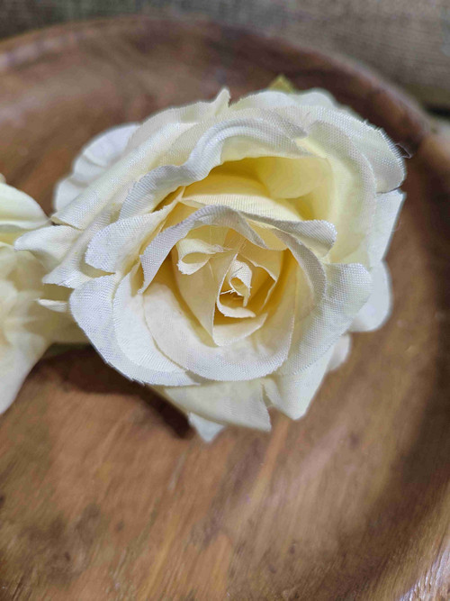 Umělý květ růže Ø7 cm krémová — foto 2