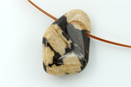 Vrtaný jaspis 3,5 cm — foto 2