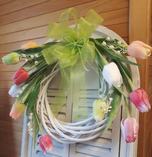 Věnec s tulipány — foto 2