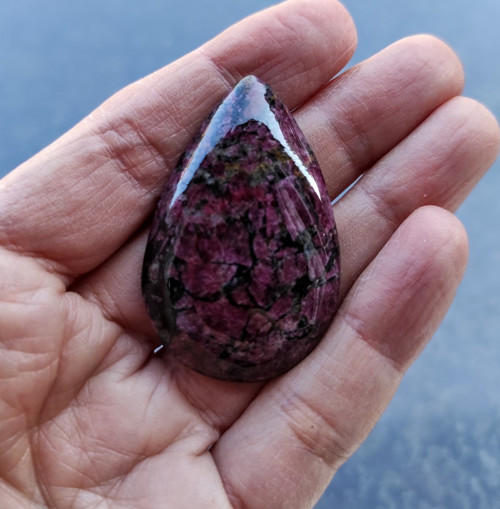 Eudialit, ID 2461, 44x28 mm — foto 4