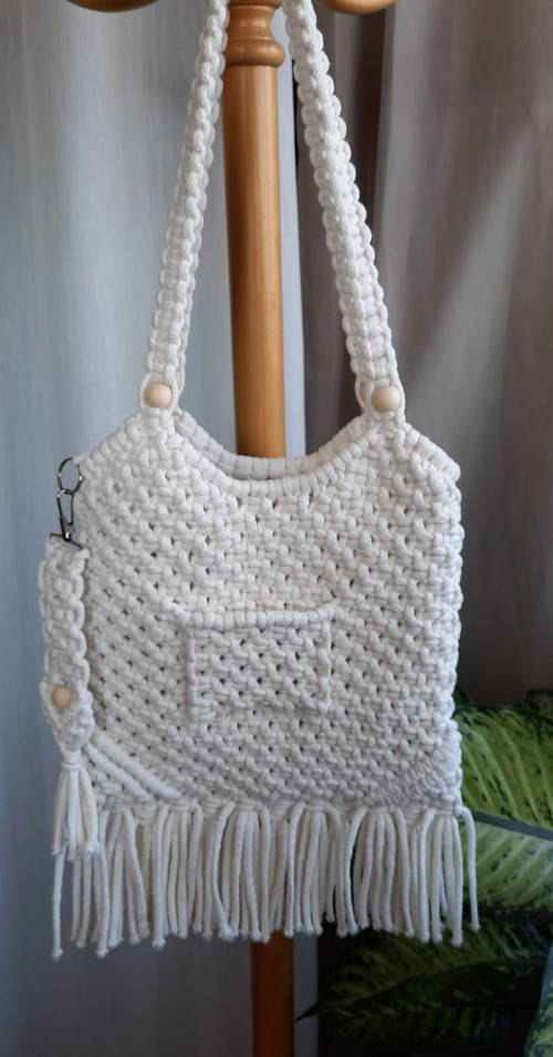 Dámská macramé kabelka s klíčenkou — foto 3