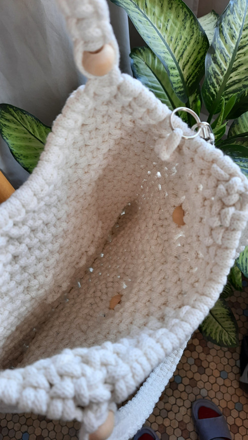 Dámská macramé kabelka s klíčenkou — foto 4