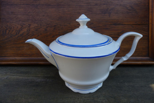 S modrou linkou...porcelánová konvice — foto 3
