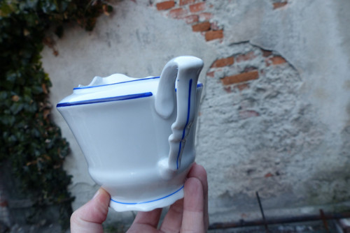 S modrou linkou...porcelánová mléčenka — foto 4