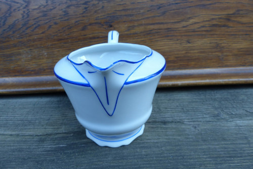 S modrou linkou...porcelánová mléčenka — foto 3
