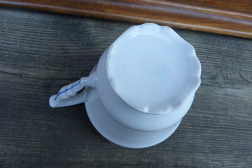 S modrou linkou...porcelánová mléčenka — foto 6
