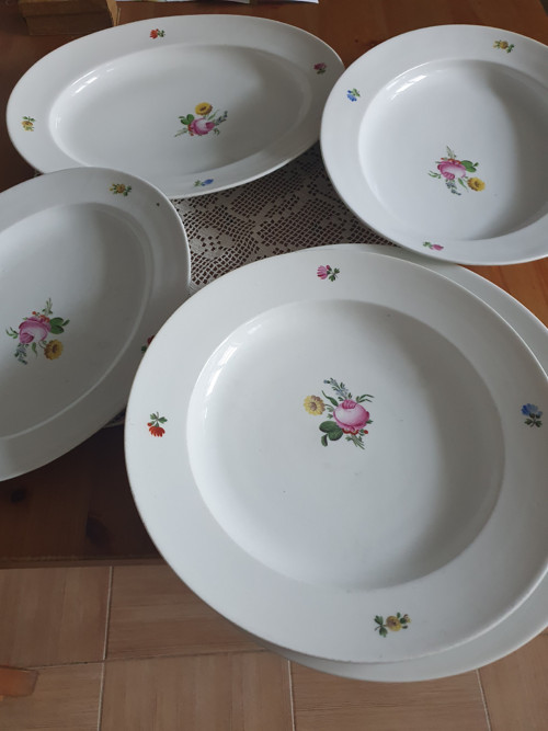 Květiny na talíři - porcelán — foto 3