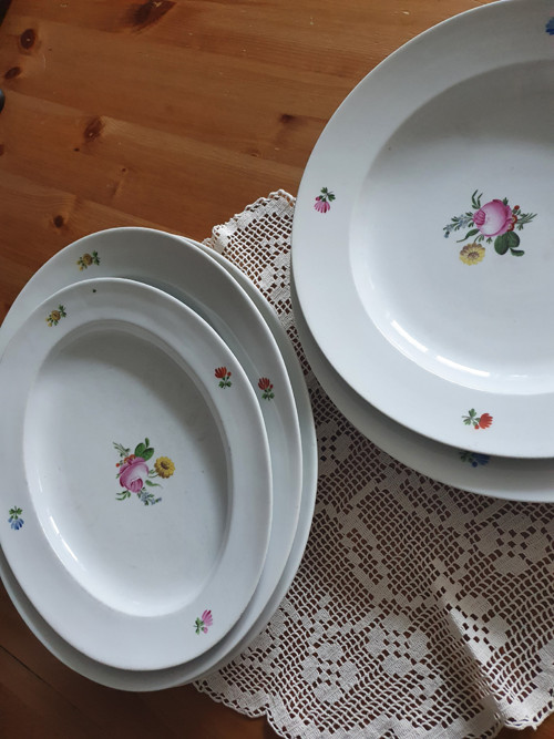 Květiny na talíři - porcelán — foto 4